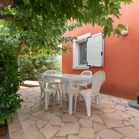 Avec Piscine Partagée Villa