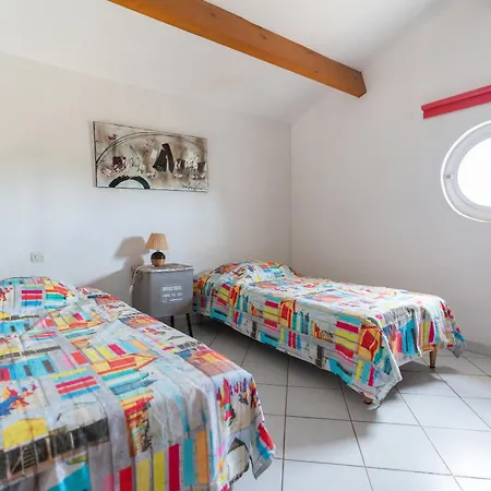 Avec Piscine Partagée