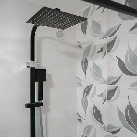 Villa Avec Piscine Partagée *