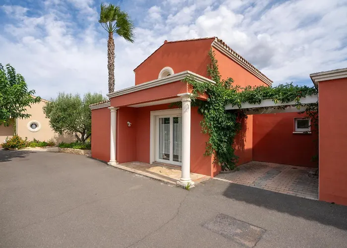 Avec Piscine Partagee Agde